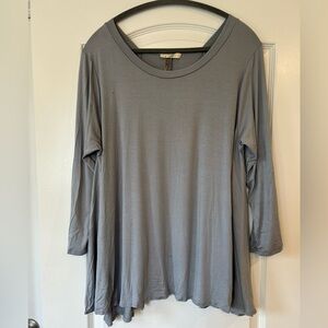 NWT Easel Tunic Top
